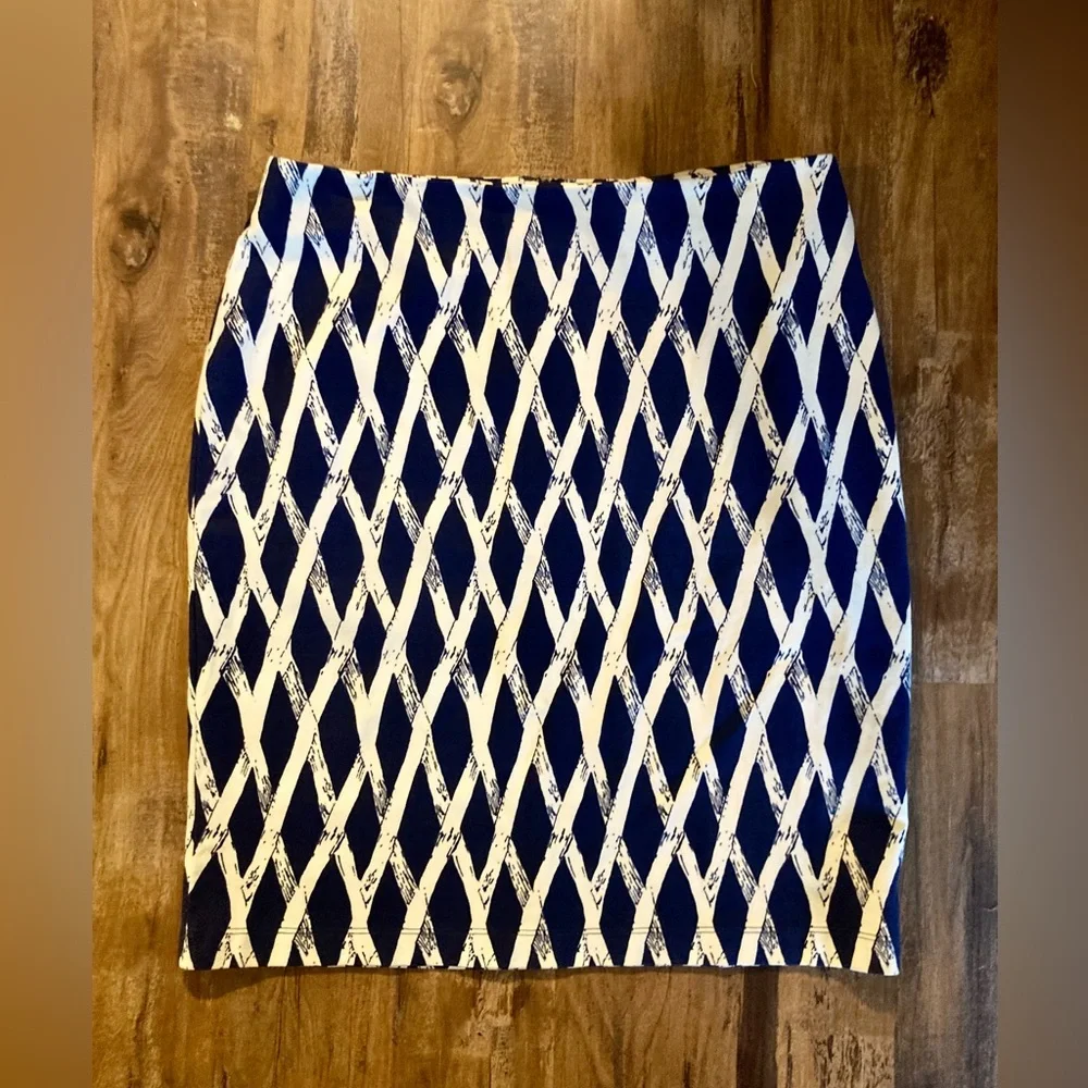 J McLaughlin Navy & White Bamboo Trellis Print Pencil Skirt Resort Luxury EUC - Picture 10 of 12